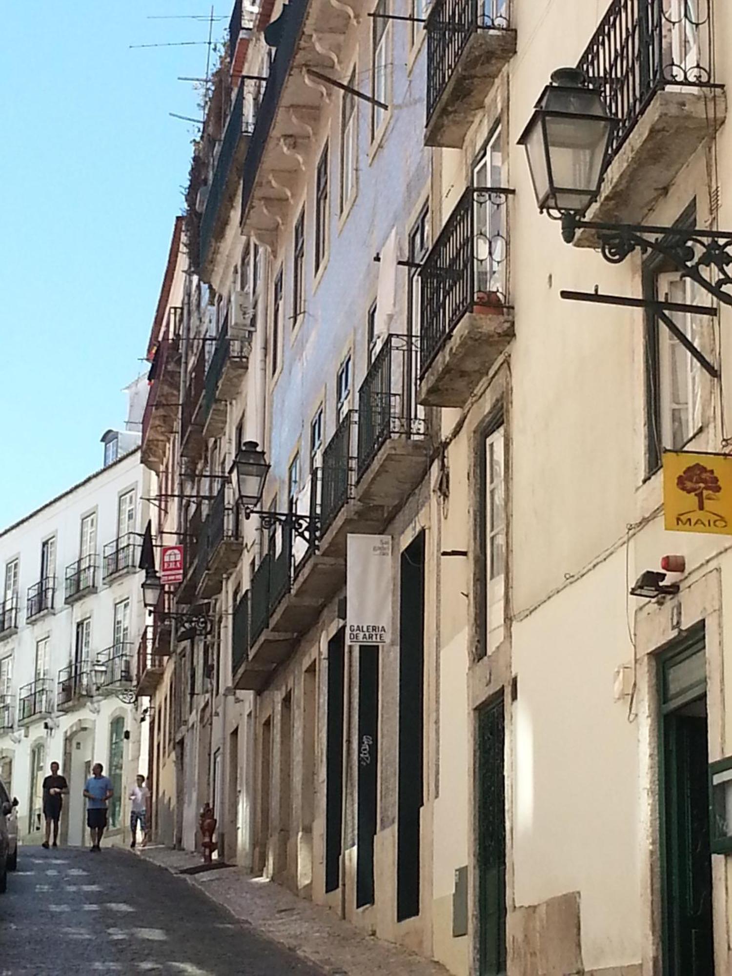 Cozy 1St Floor Flat Central Chiado District With Balconies And Ac 19Th Century Building Lisbon Exterior photo