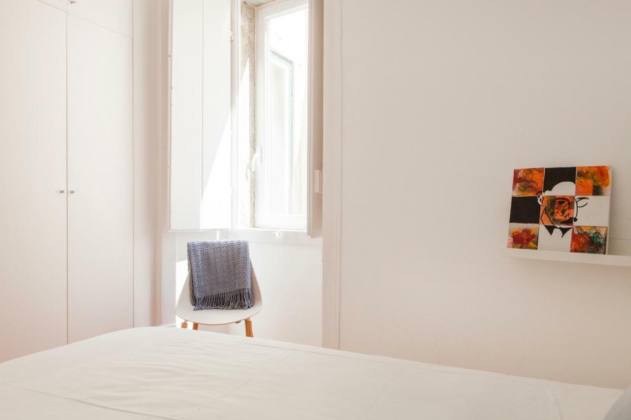 Cozy 1St Floor Flat Central Chiado District With Balconies And Ac 19Th Century Building Lisbon Exterior photo